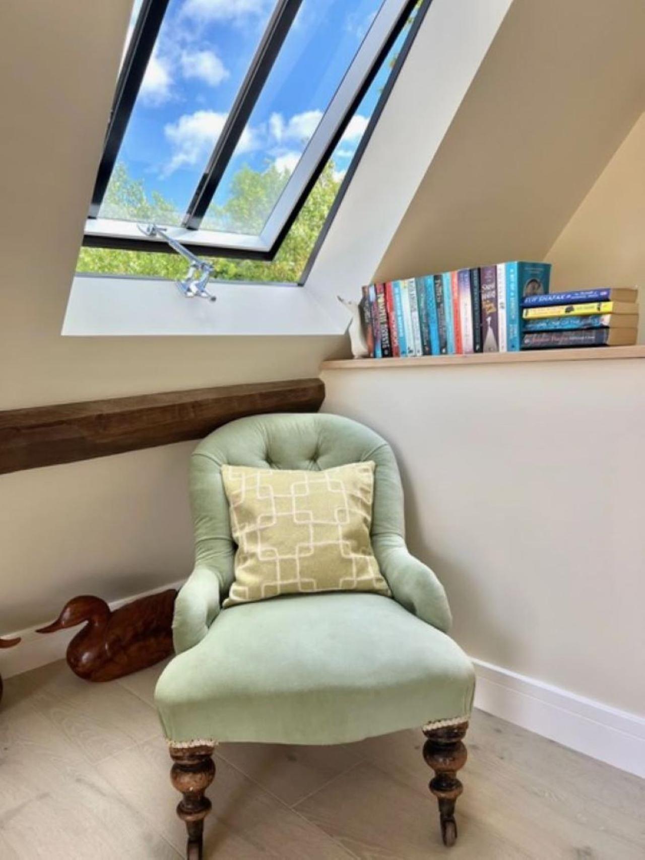 Villa Idyllic Secluded Hideaway With Countryside Views On The Edge Of The Cotswolds à Hailey Extérieur photo